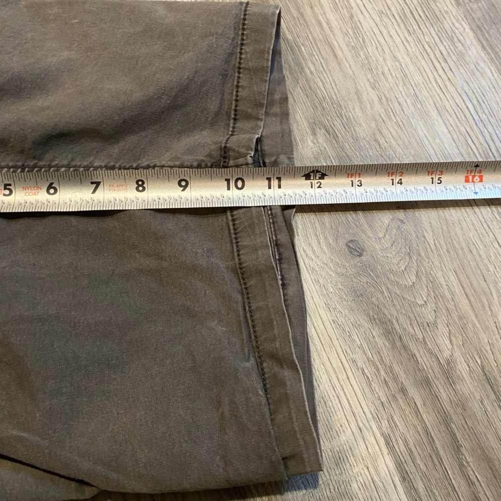 BKE Athletic Fit Raven Gray Flat FrontCotton Shorts Size 36 - Picture 6 of 7